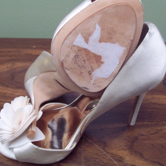Badgley Mischa Ivory Florette Open Toe  D'Orsay style Satin Heels - Picture 5 of 6